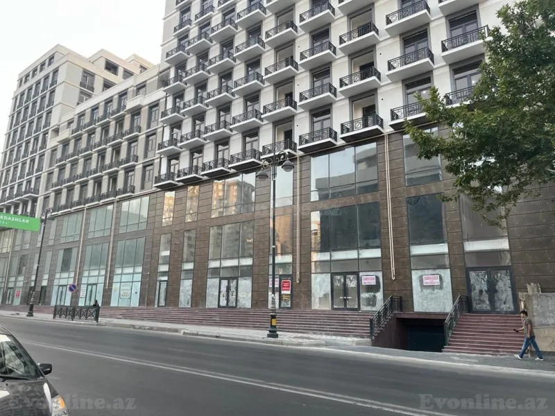 Obyekt 350 m² 8 Noyabr m. Satılır