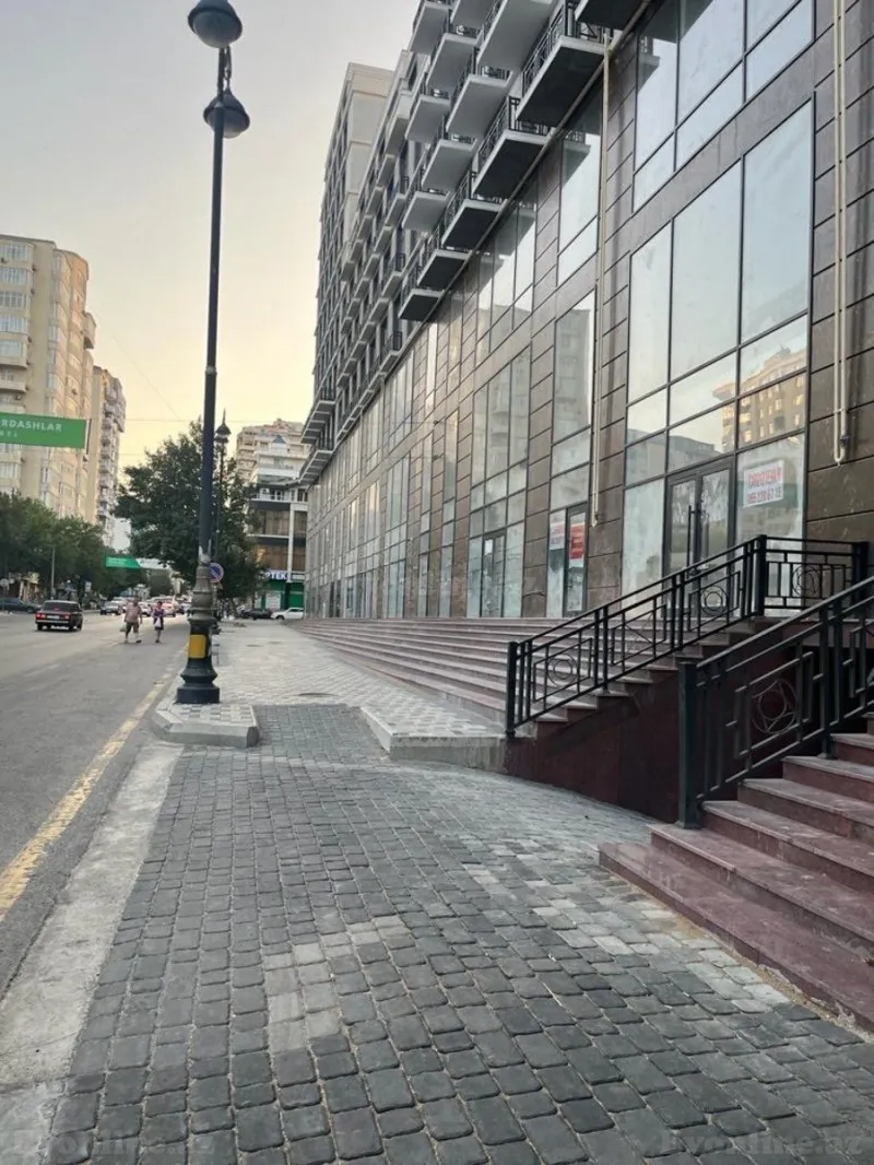 Satılır Obyekt 350 m² 8 Noyabr m. - şəkil 2