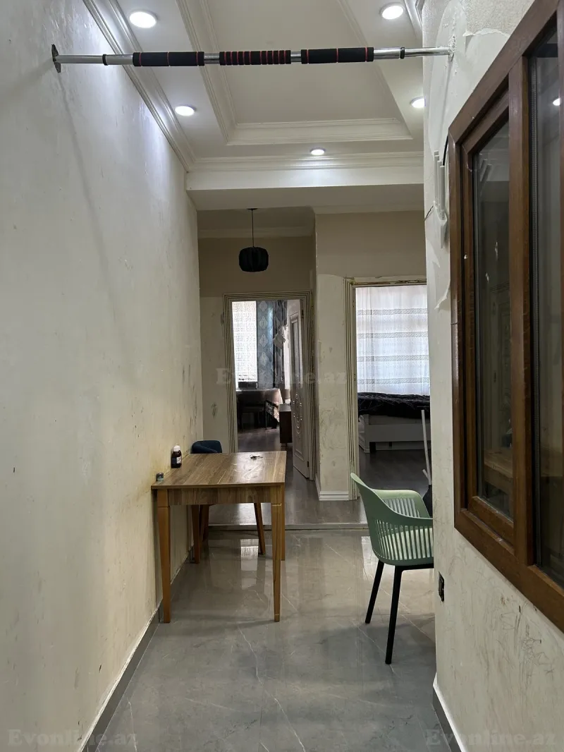 Bakı, Binəqədi r., 8-ci mikrorayonda 3 otaqlı mənzil satılır
