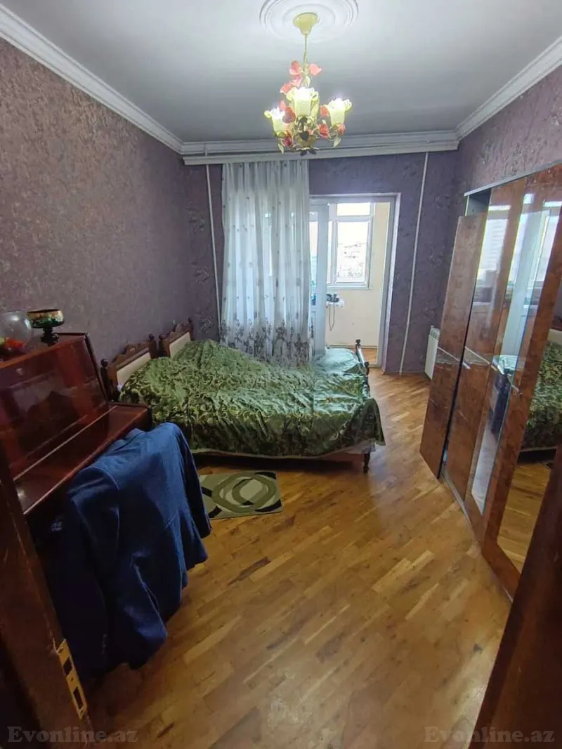 Satılır 4 otaqlı Mənzil Köhnə tikili 120 m² Azadlıq prospekti m. - şəkil 2