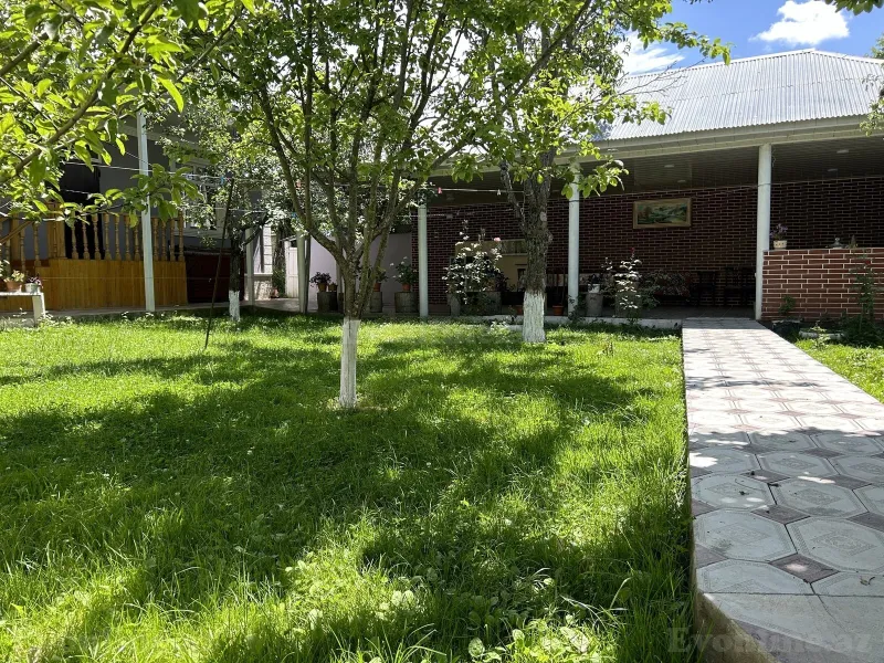 Kirayə verilir 4 otaqlı Həyət evi 100 m² Qəbələ