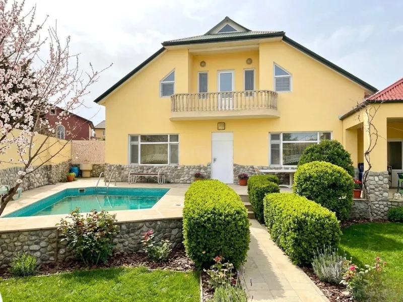 6 otaqlı Həyət evi 200 m² Mərdəkan Kirayə verilir