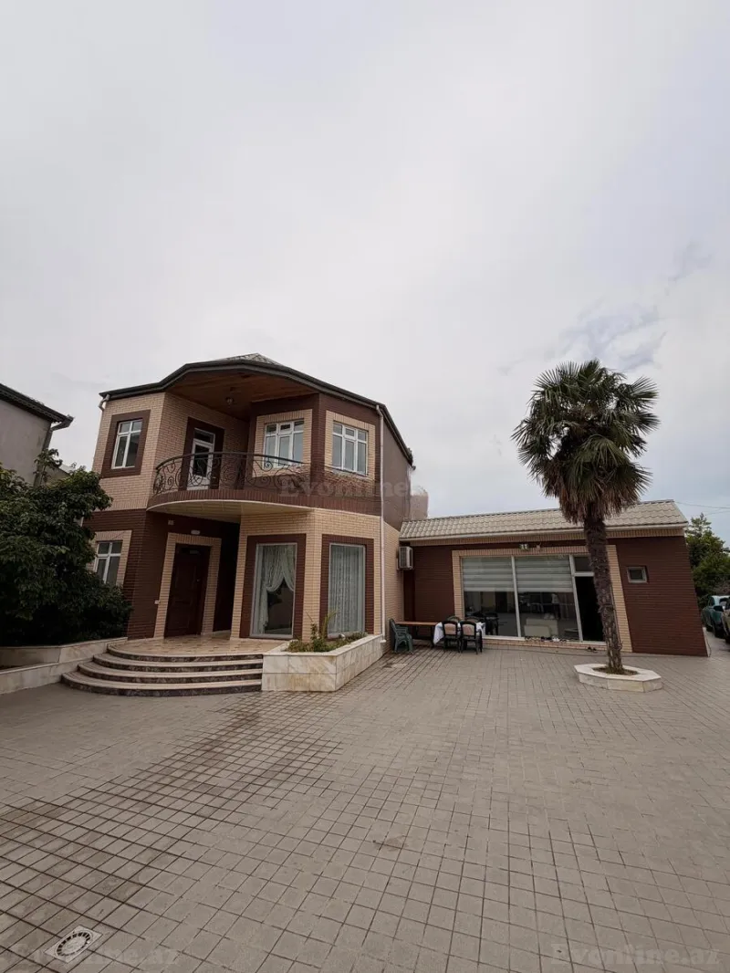 7 otaqlı Həyət evi 340 m² Bakıxanov Kirayə verilir