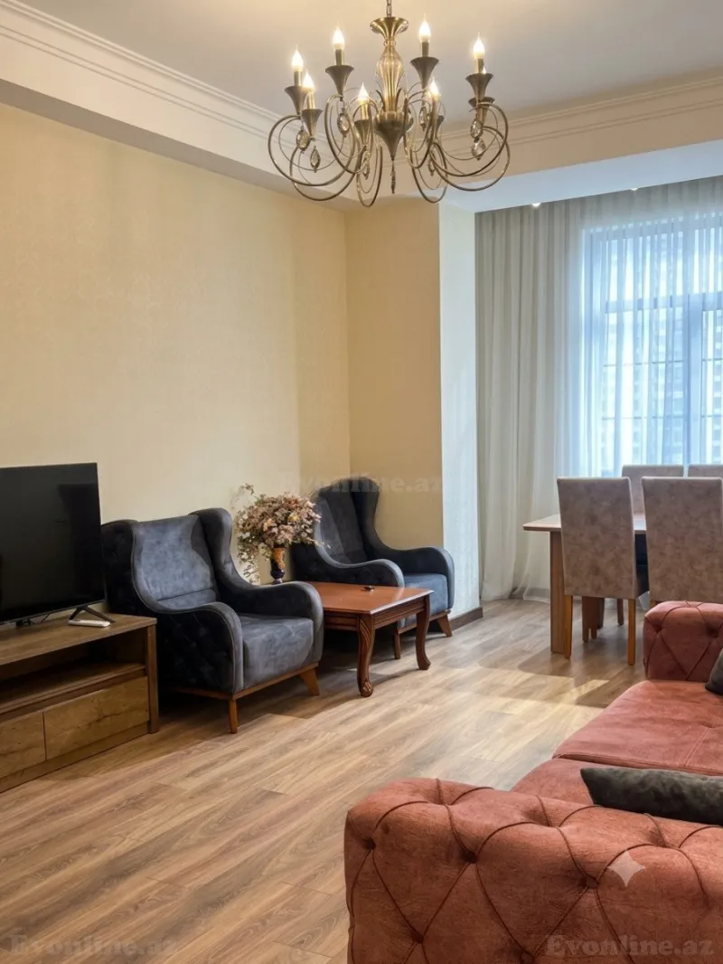 2 otaqlı Mənzil 70 m² Elmlər Akademiyası m. Kirayə verilir