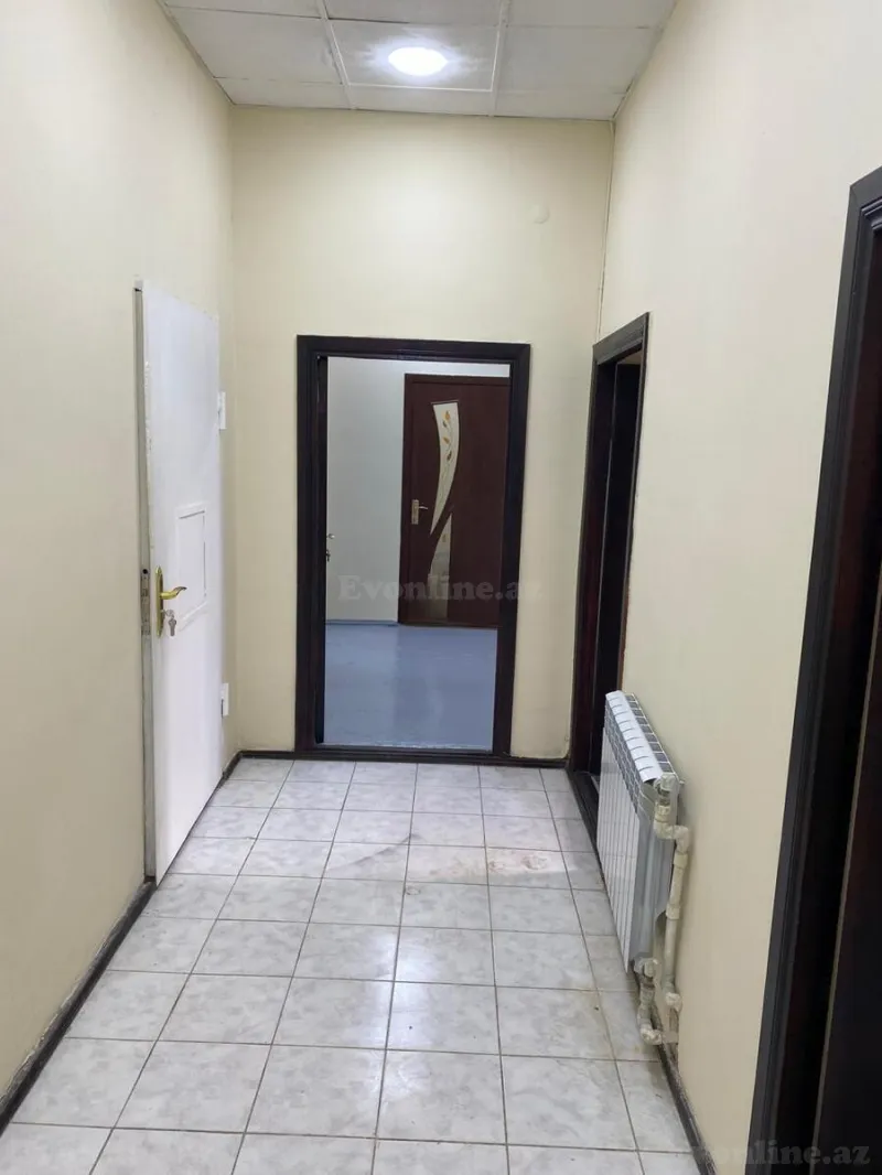Satılır 9 otaqlı Mənzil Köhnə tikili 93 m² Həzi Aslanov m.