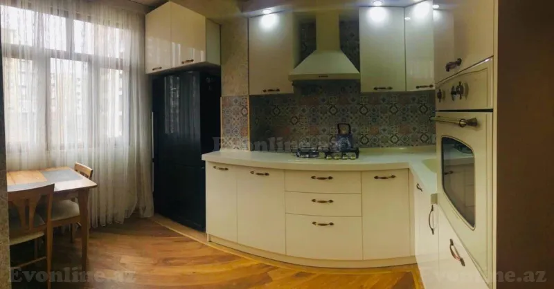 Satılır 3 otaqlı Mənzil Köhnə tikili 90 m² Nəriman Nərimanov m.