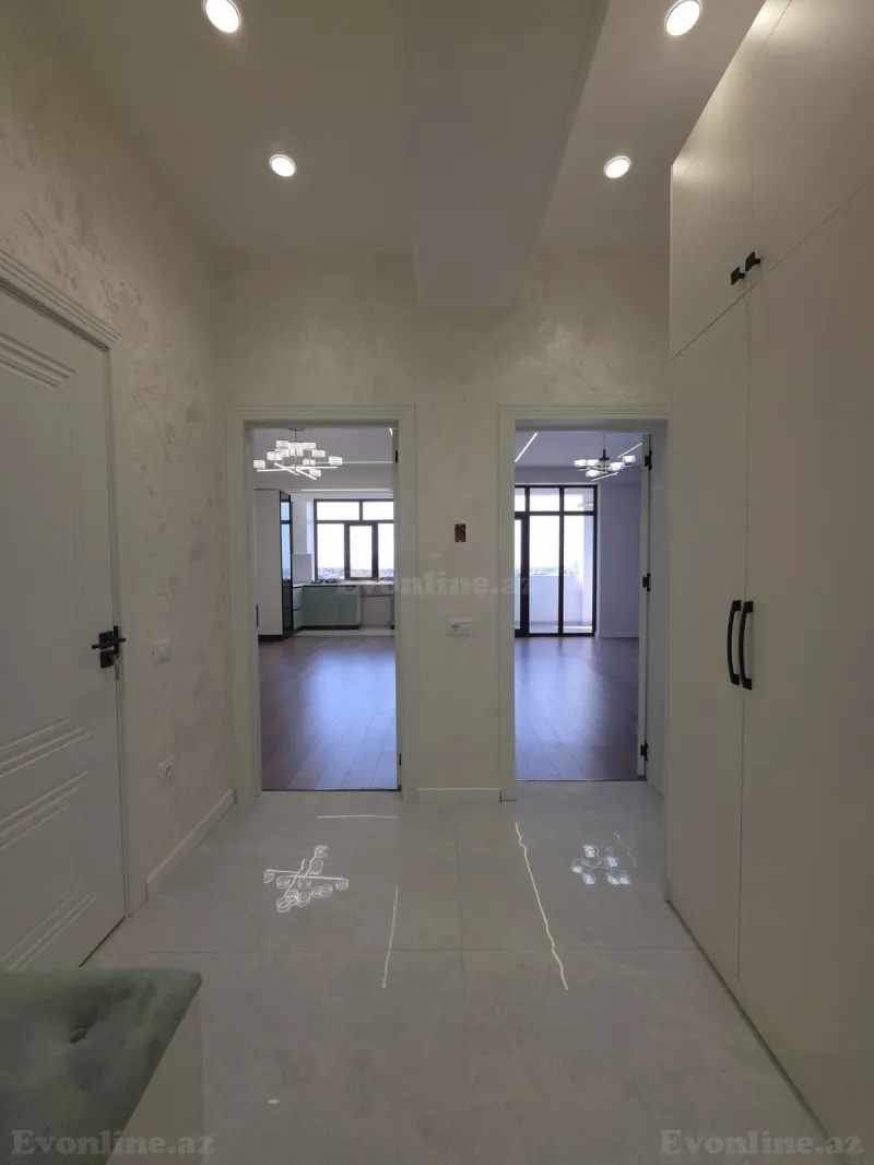 2 otaqlı Mənzil 65 m² Neftçilər m. Satılır