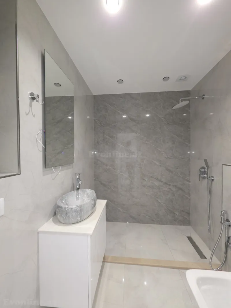 Satılır 2 otaqlı Mənzil Yeni tikili 65 m² Neftçilər m. - şəkil 5