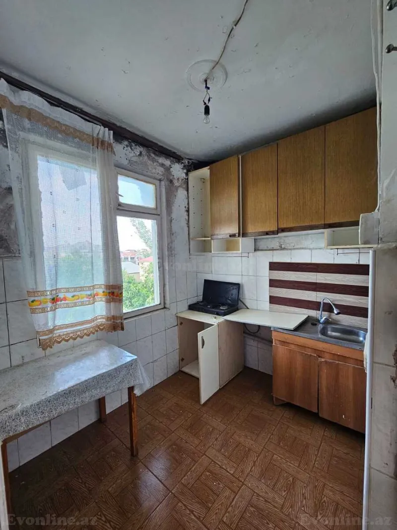 Satılır 2 otaqlı Mənzil Köhnə tikili 70 m² Nəsimi m. - şəkil 3