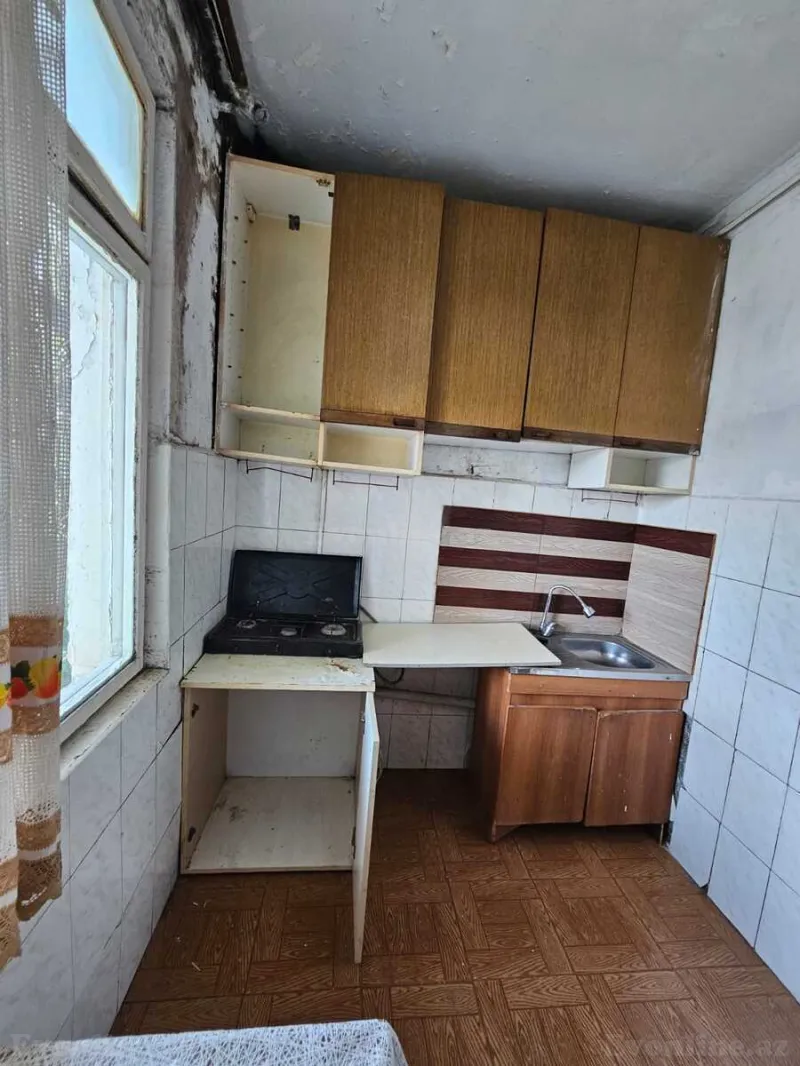 Satılır 2 otaqlı Mənzil Köhnə tikili 70 m² Nəsimi m. - şəkil 4