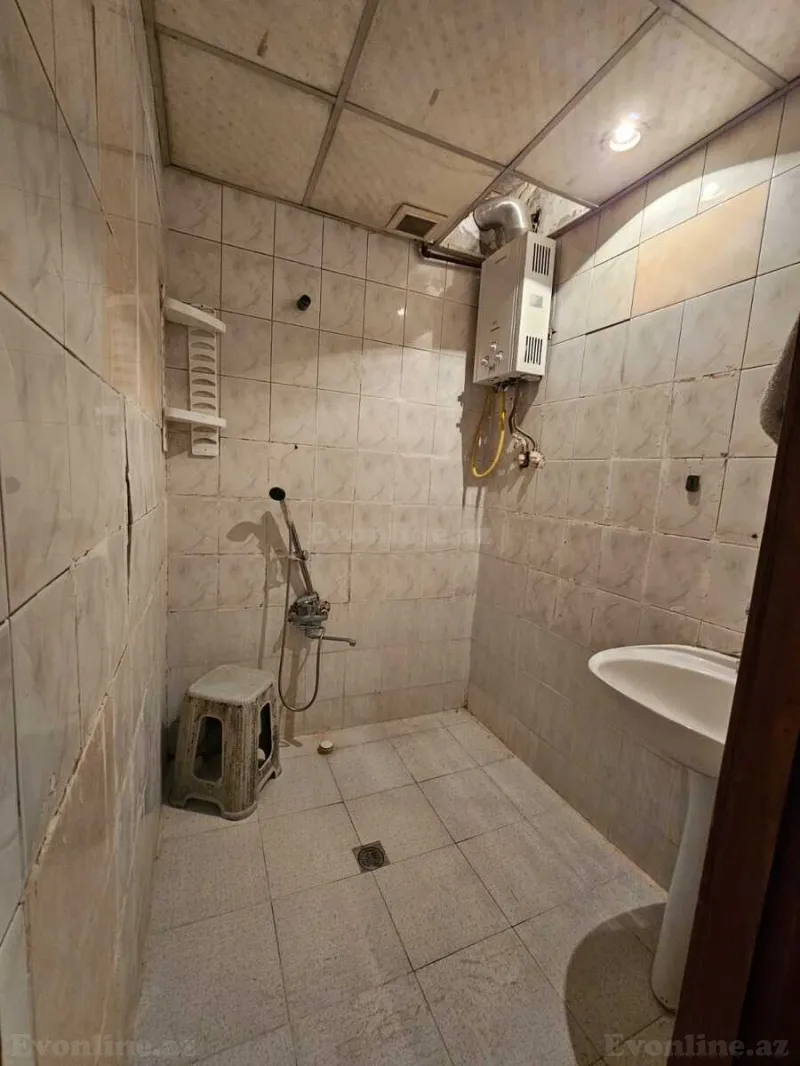 Satılır 2 otaqlı Mənzil Köhnə tikili 70 m² Nəsimi m. - şəkil 9