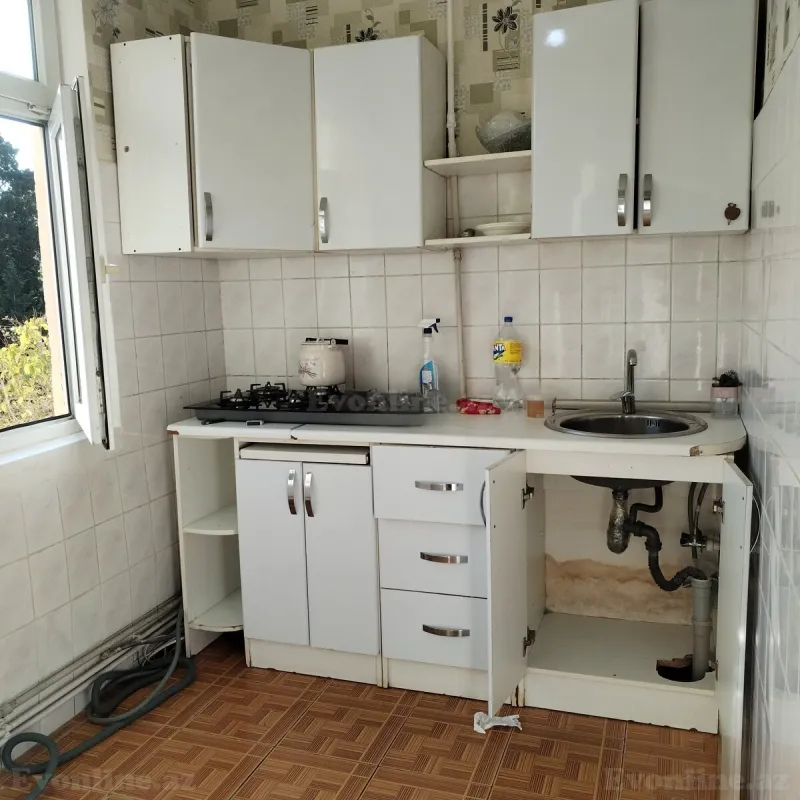 Kirayə verilir 2 otaqlı Mənzil Köhnə tikili 48 m² Gənclik m. - şəkil 2