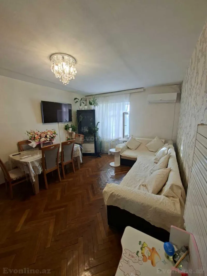 Satılır 2 otaqlı Mənzil Köhnə tikili 55 m² Neftçilər m. - şəkil 19