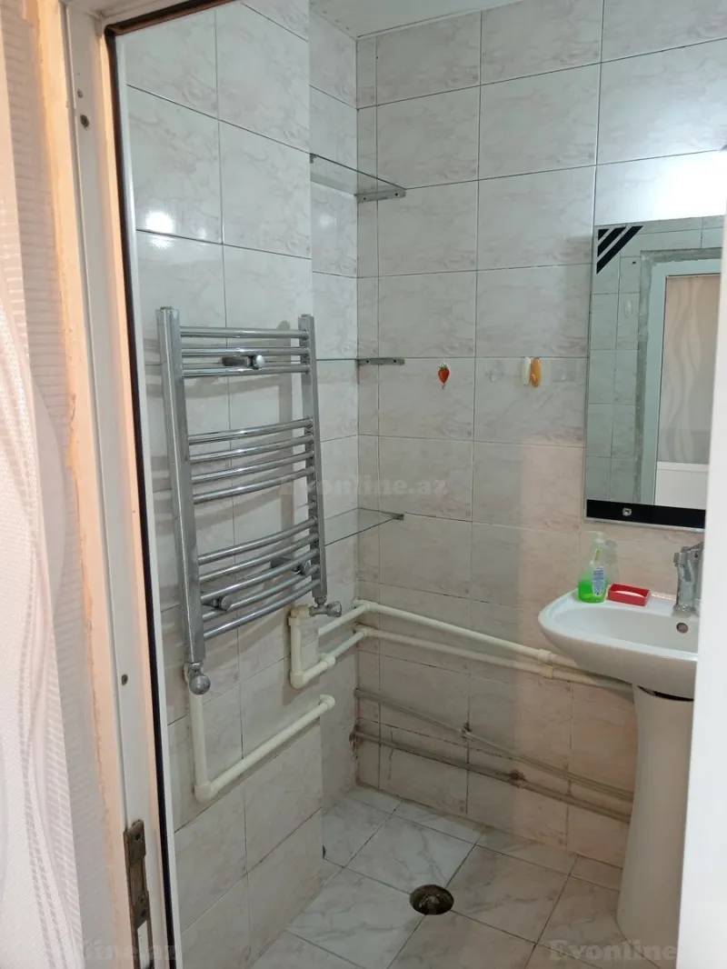 Kirayə verilir 2 otaqlı Mənzil Köhnə tikili 80 m² İnşaatçılar m. - şəkil 9