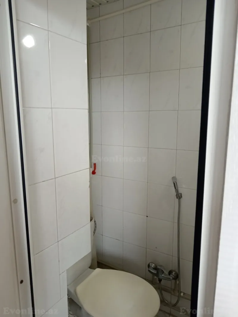 Kirayə verilir 2 otaqlı Mənzil Köhnə tikili 80 m² İnşaatçılar m. - şəkil 11