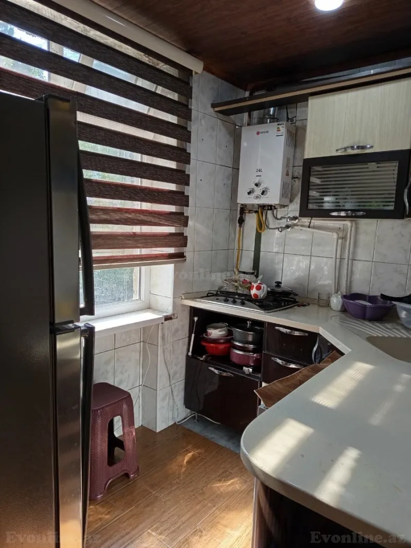 3 otaqlı Mənzil 75 m² Qara Qarayev m. Kirayə verilir
