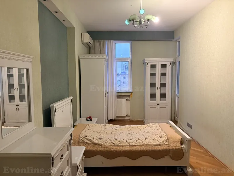 Kirayə verilir 5 otaqlı Mənzil Yeni tikili 240 m² Nəriman Nərimanov m.