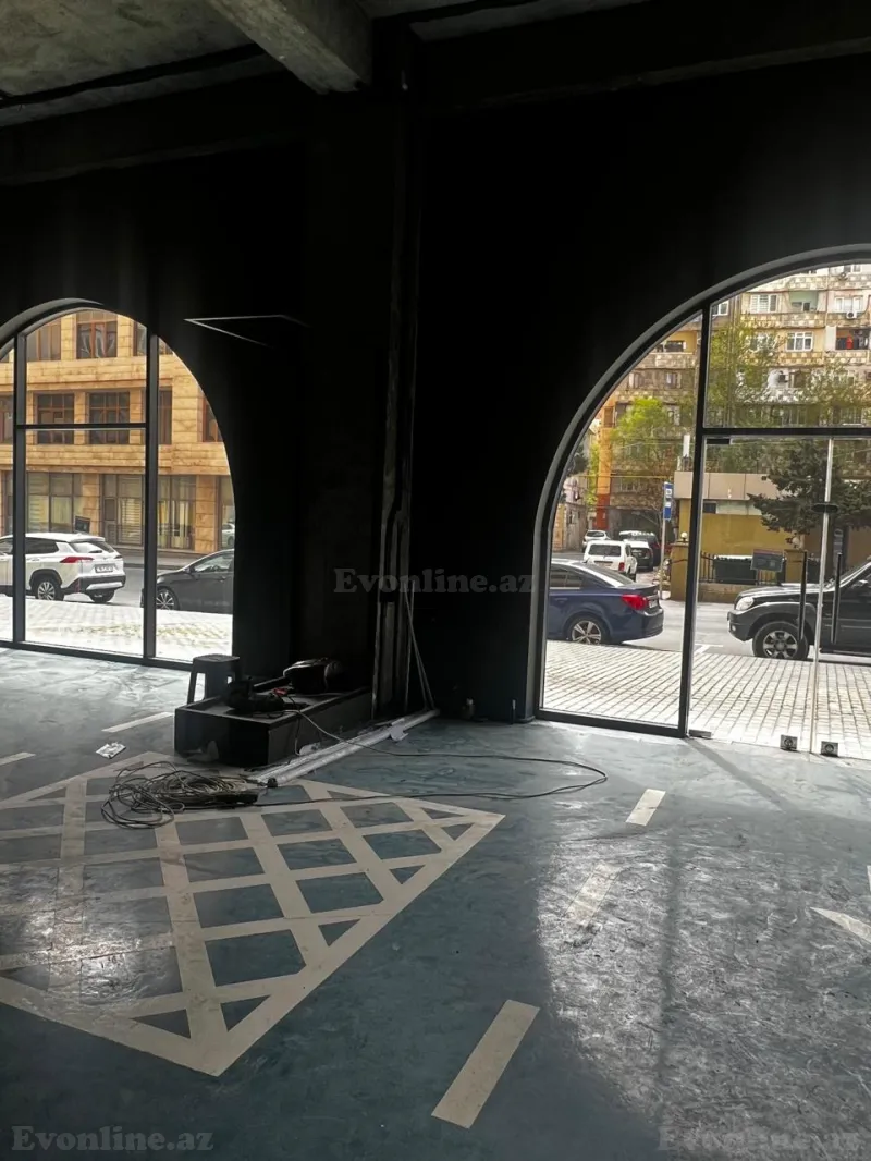Kirayə verilir Obyekt 180 m² Gənclik m.
