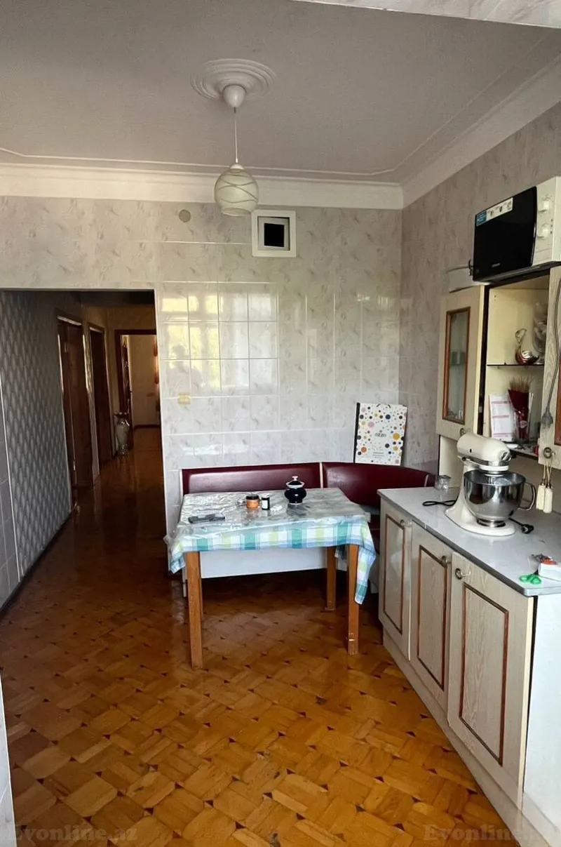 Satılır 3 otaqlı Mənzil Köhnə tikili 100 m² Gənclik m. - şəkil 2