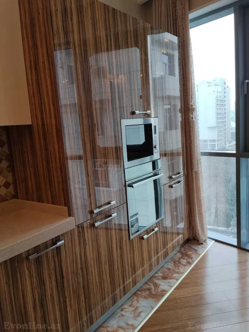 Kirayə verilir 4 otaqlı Mənzil Yeni tikili 220 m² Nizami m. - şəkil 17