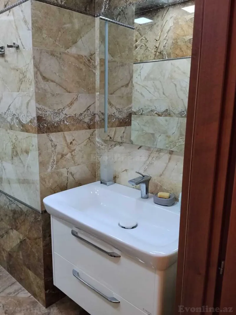 Kirayə verilir 4 otaqlı Mənzil Yeni tikili 220 m² Nizami m. - şəkil 27
