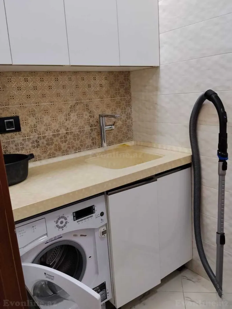 Kirayə verilir 4 otaqlı Mənzil Yeni tikili 220 m² Nizami m. - şəkil 29