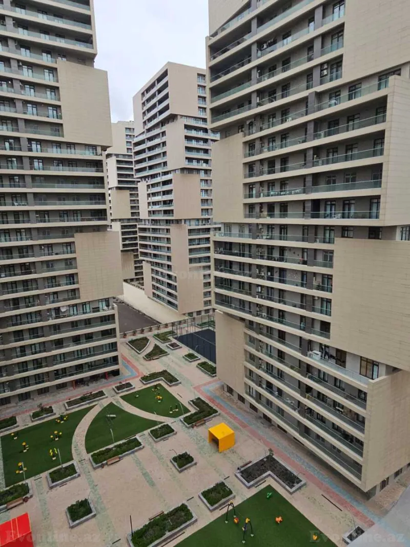 3 otaqlı Mənzil 106 m² 8 Noyabr m. Satılır