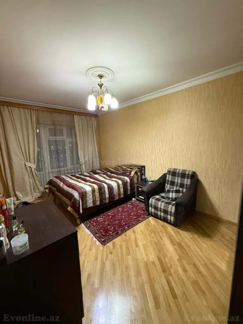 Satılır 4 otaqlı Mənzil Köhnə tikili 110 m² Əhmədli m. - şəkil 4