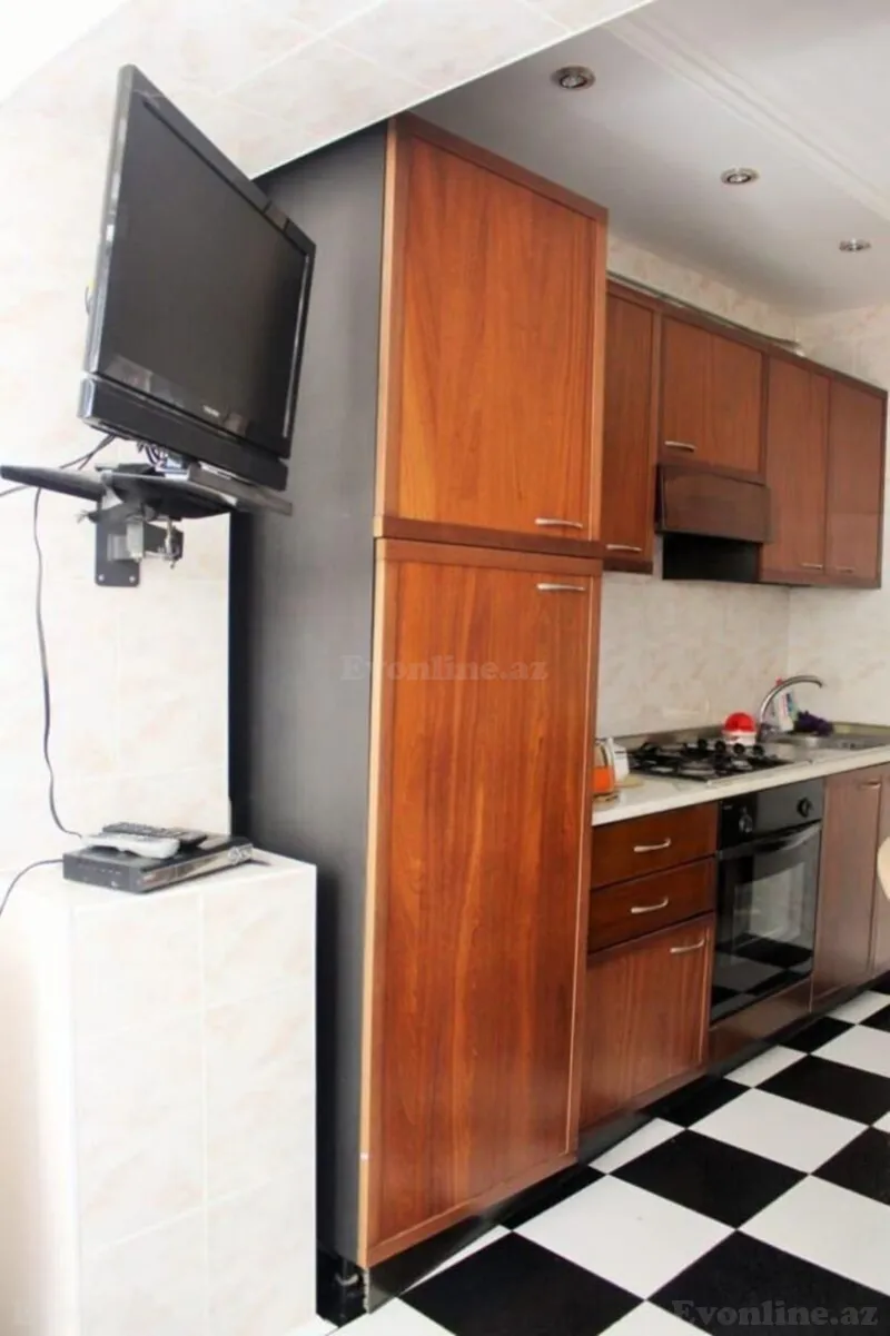 Kirayə verilir 2 otaqlı Mənzil Köhnə tikili 70 m² 28 May m. - şəkil 19