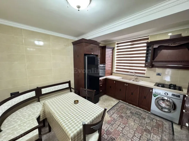 Kirayə verilir 2 otaqlı Mənzil Köhnə tikili 100 m² Səbail r. - şəkil 10