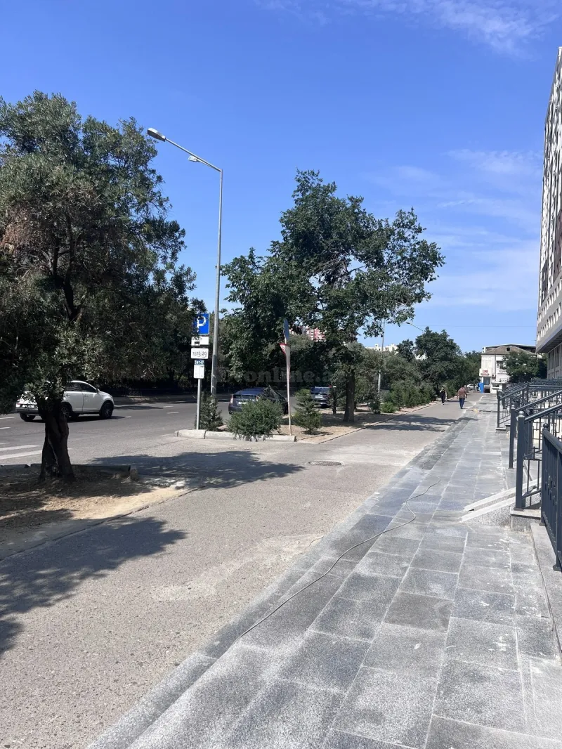 Kirayə verilir Obyekt 80 m² Neftçilər m.