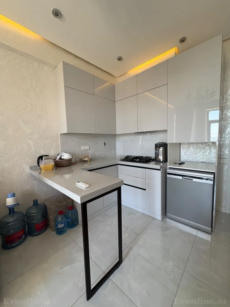 Kirayə verilir 3 otaqlı Mənzil Yeni tikili 117 m² 28 May m. - şəkil 5