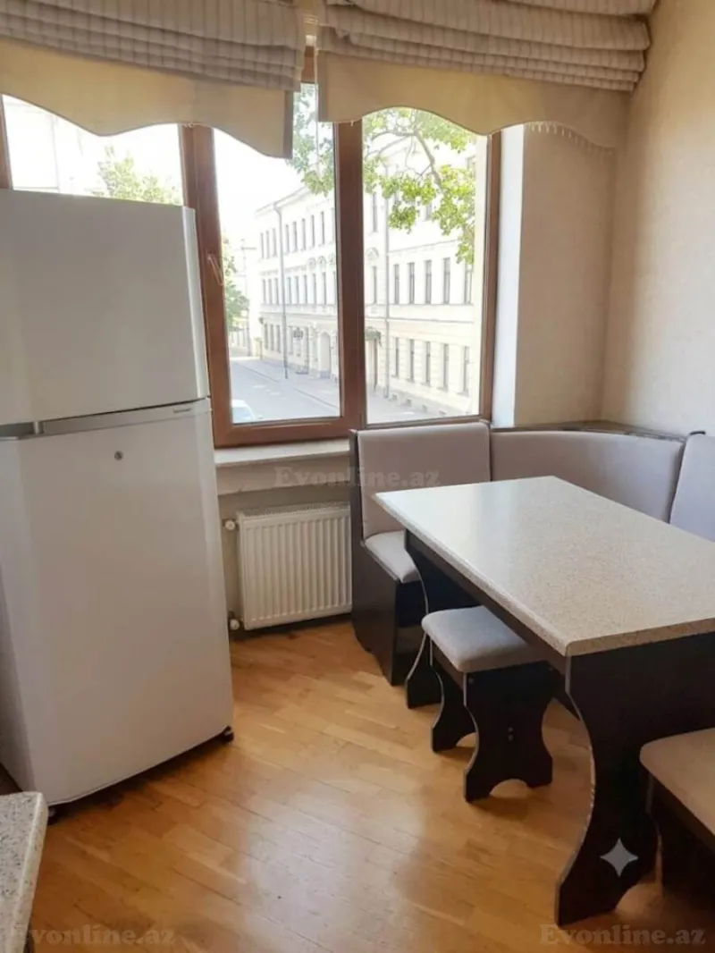 Kirayə verilir 3 otaqlı Mənzil Yeni tikili 154 m² Nəsimi r. - şəkil 6