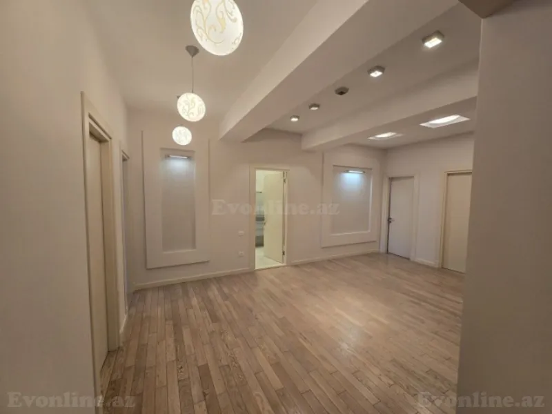 Kirayə verilir 4 otaqlı Mənzil Yeni tikili 200 m² İnşaatçılar m. - şəkil 5