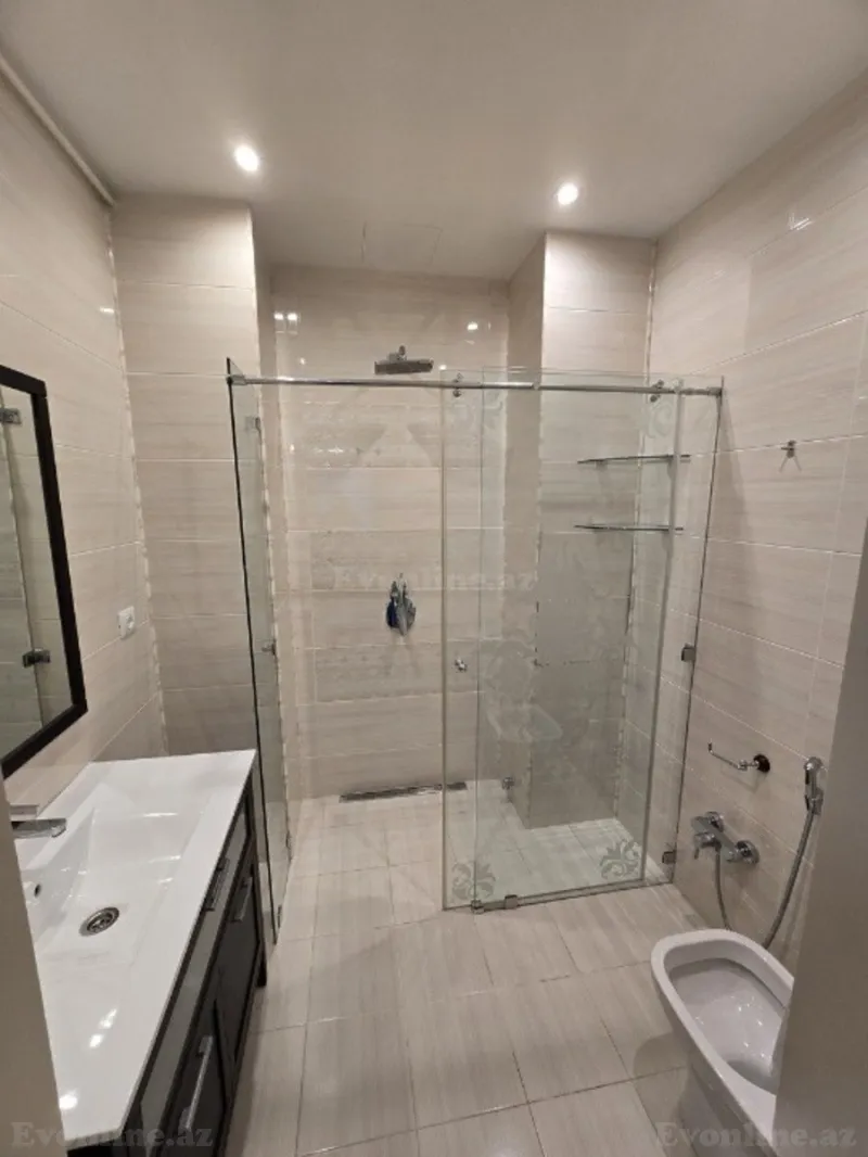 Kirayə verilir 4 otaqlı Mənzil Yeni tikili 200 m² İnşaatçılar m. - şəkil 12