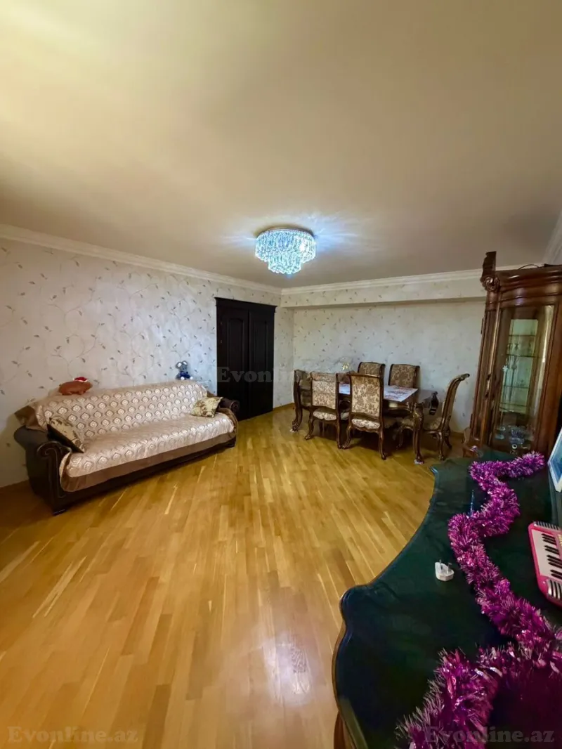 Satılır 3 otaqlı Mənzil Köhnə tikili 115 m² Yasamal r. - şəkil 2