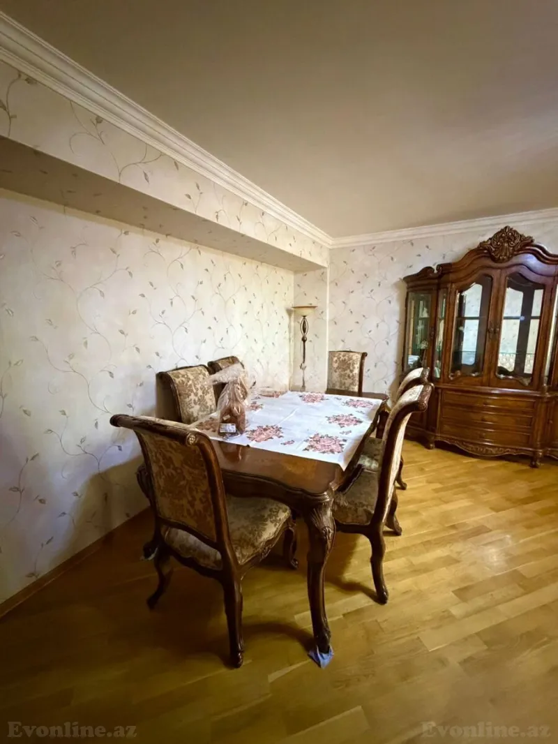 Satılır 3 otaqlı Mənzil Köhnə tikili 115 m² Yasamal r. - şəkil 3