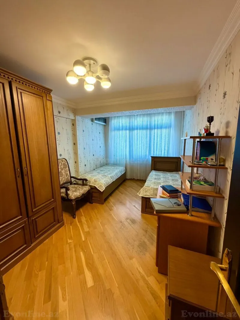 Satılır 3 otaqlı Mənzil Köhnə tikili 115 m² Yasamal r. - şəkil 5