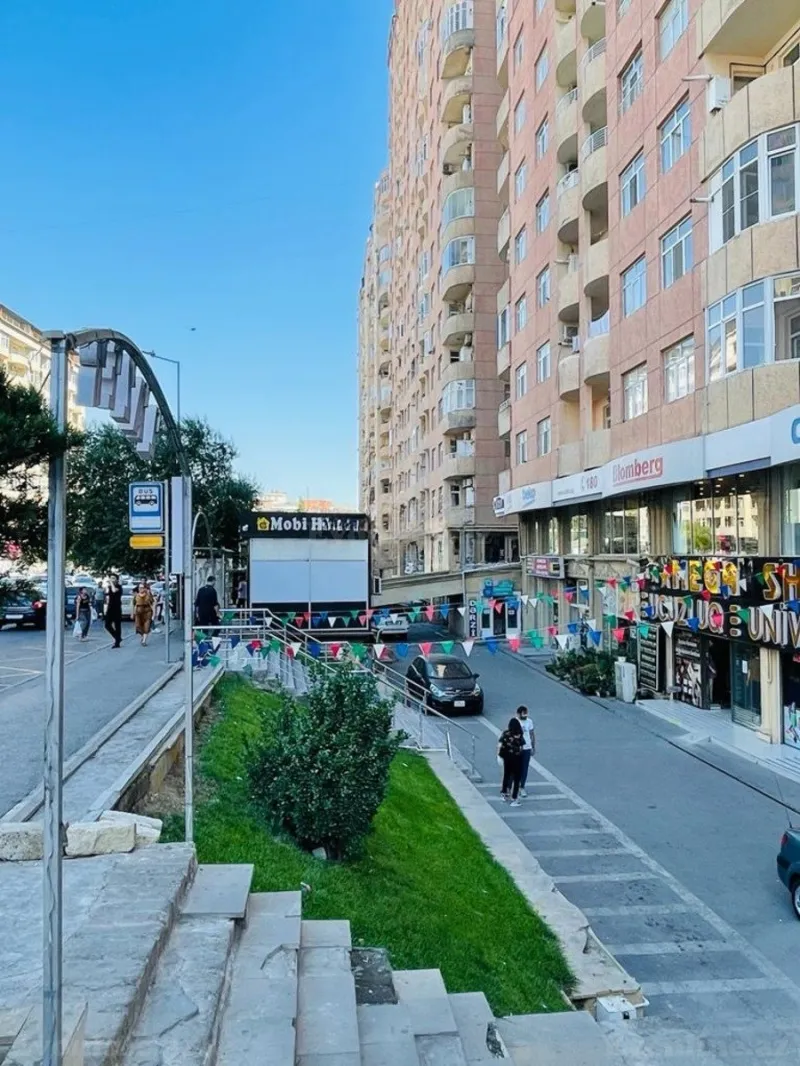 Kirayə verilir 4 otaqlı Mənzil Köhnə tikili 11 m² İnşaatçılar m. - şəkil 2