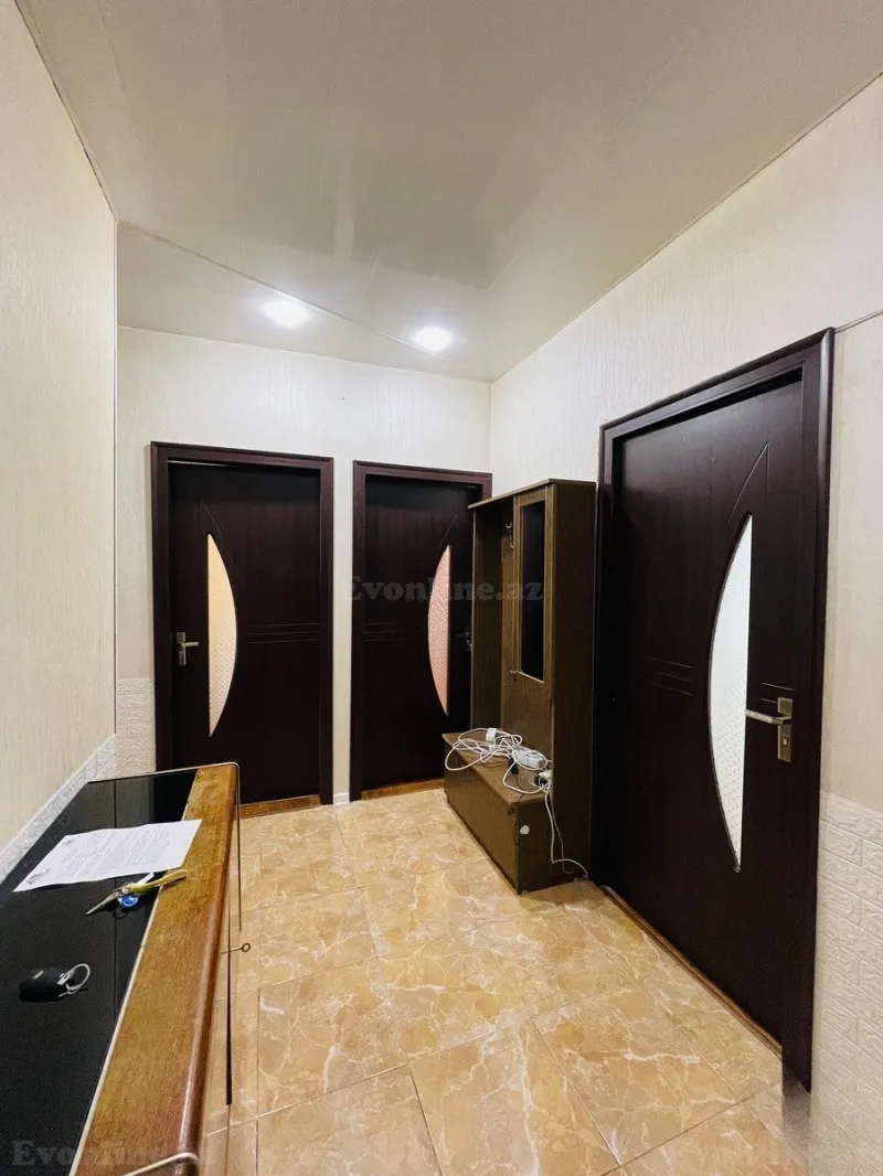 Kirayə verilir 4 otaqlı Mənzil Köhnə tikili 11 m² İnşaatçılar m. - şəkil 3