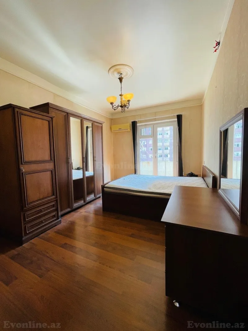 Kirayə verilir 4 otaqlı Mənzil Köhnə tikili 11 m² İnşaatçılar m. - şəkil 5
