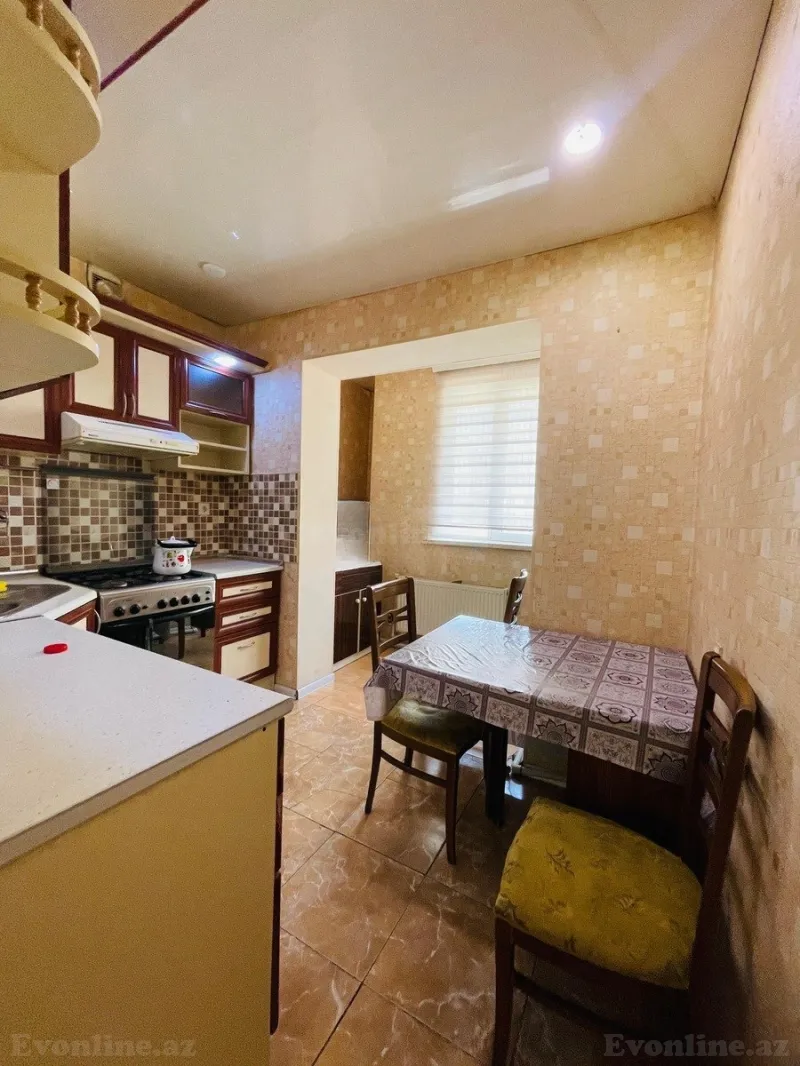 Kirayə verilir 4 otaqlı Mənzil Köhnə tikili 11 m² İnşaatçılar m. - şəkil 6