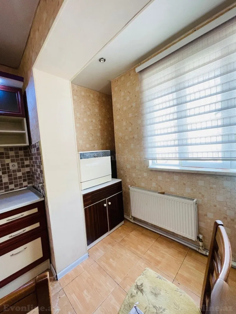 Kirayə verilir 4 otaqlı Mənzil Köhnə tikili 11 m² İnşaatçılar m. - şəkil 11