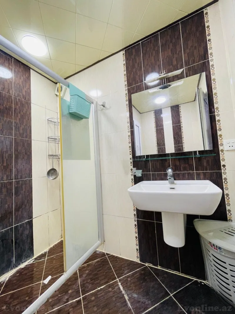 Kirayə verilir 4 otaqlı Mənzil Köhnə tikili 11 m² İnşaatçılar m. - şəkil 14