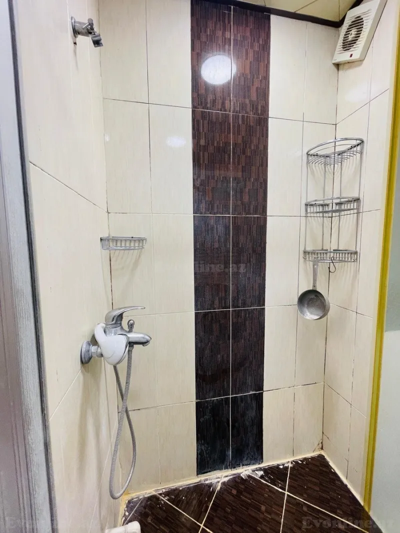 Kirayə verilir 4 otaqlı Mənzil Köhnə tikili 11 m² İnşaatçılar m. - şəkil 15