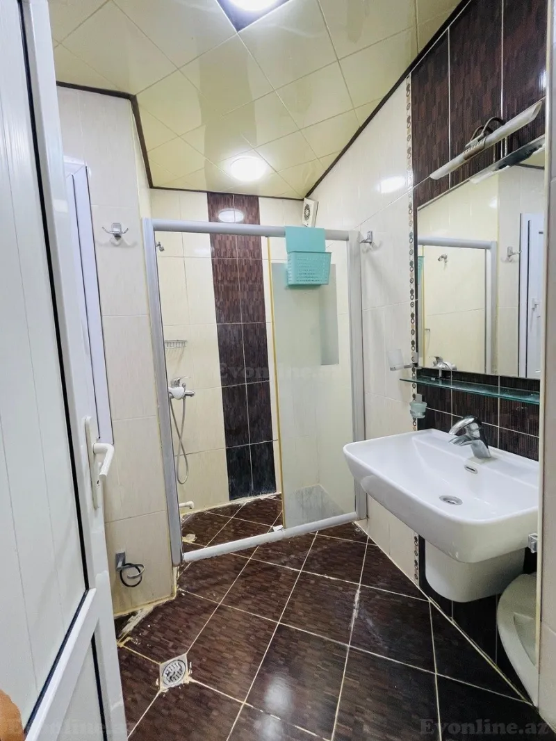 Kirayə verilir 4 otaqlı Mənzil Köhnə tikili 11 m² İnşaatçılar m. - şəkil 18