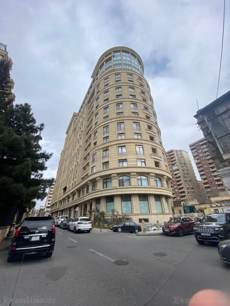 4 otaqlı Mənzil 200 m² Nizami m. Kirayə verilir