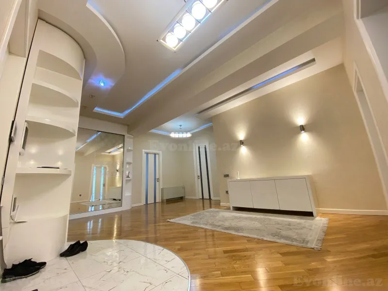 Kirayə verilir 4 otaqlı Mənzil Yeni tikili 200 m² Nizami m. - şəkil 6