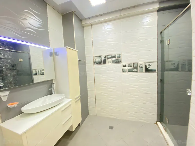 Kirayə verilir 4 otaqlı Mənzil Yeni tikili 200 m² Nizami m. - şəkil 20