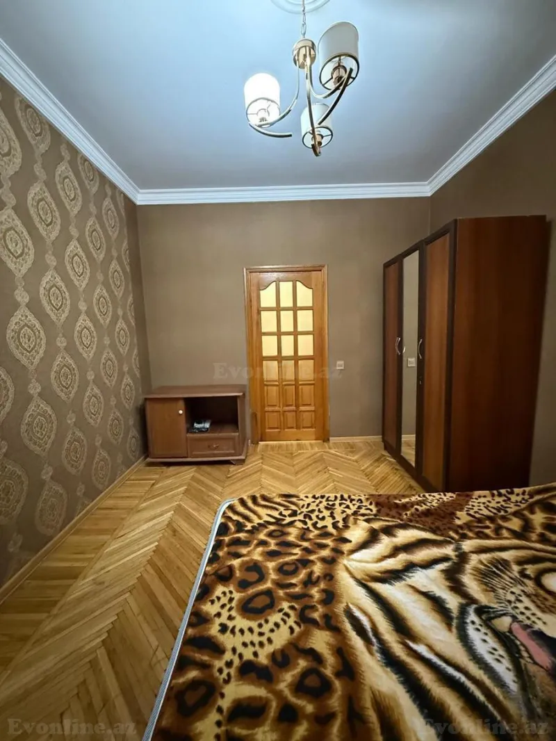 Satılır 2 otaqlı Mənzil Köhnə tikili 50 m² Gənclik m. - şəkil 6